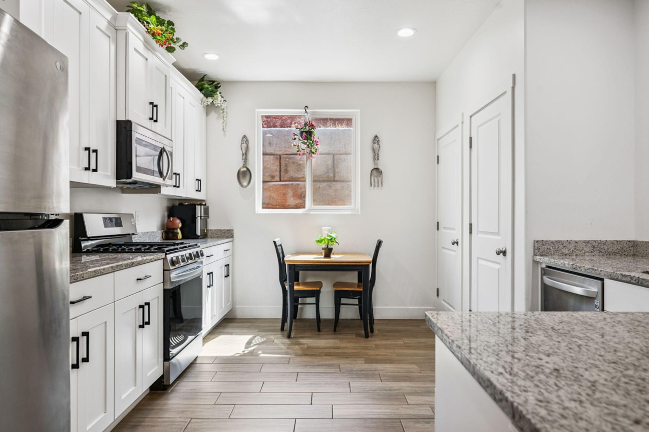 438 N Stone Mountain #17 St George, UT 84770 home for sale, MLS#25-263138 - Erika Rogers Photo 3