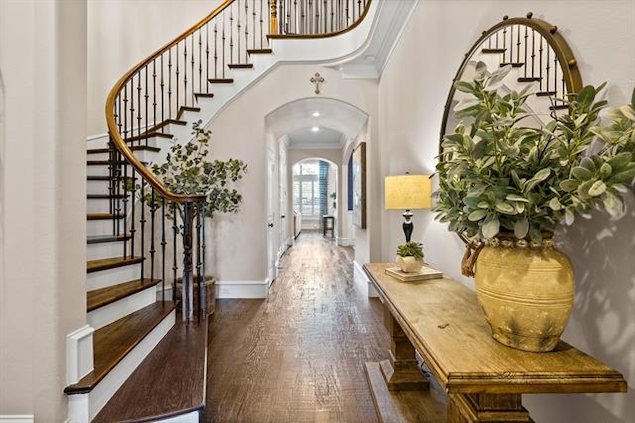 Greysq.com | Premier Real Estate Brokerage for Exceptional Properties Photo 4