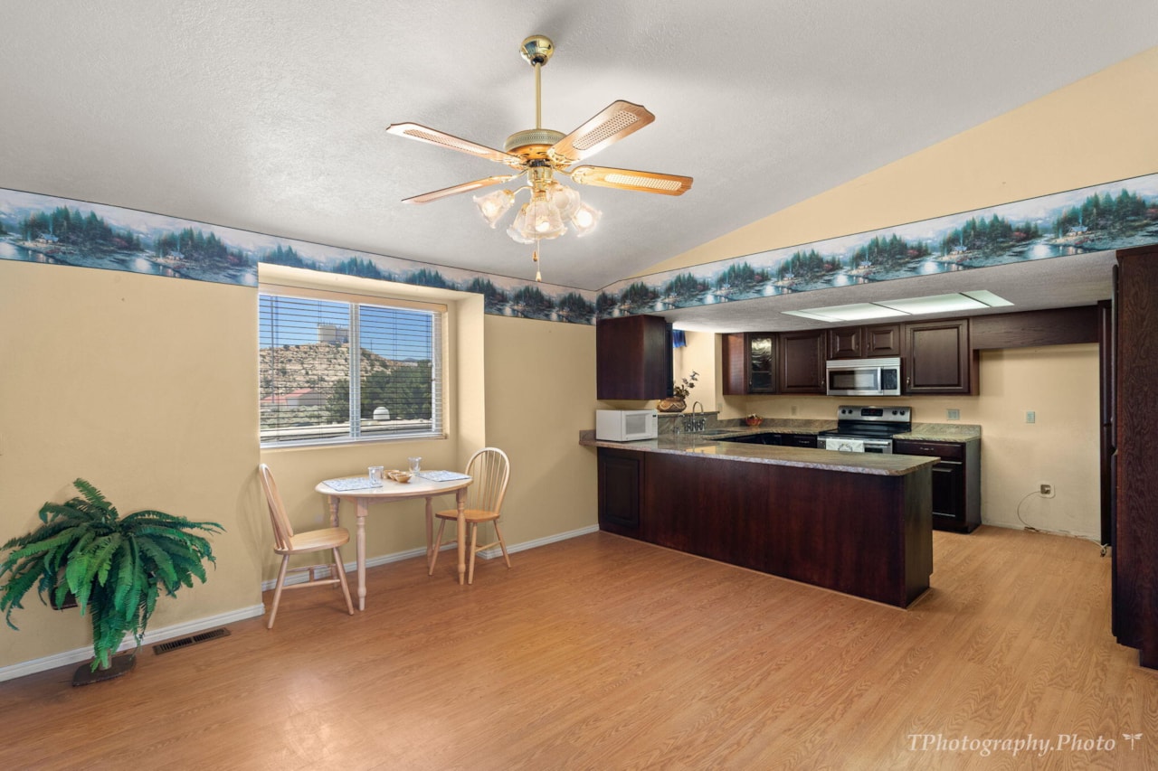 5805 N 1400  W St George, UT 84770 home for sale, MLS#25-263184 - Erika Rogers Photo 11