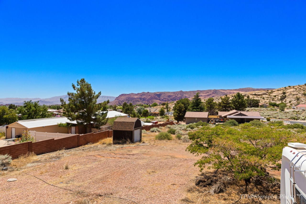 5805 N 1400  W St George, UT 84770 home for sale, MLS#25-263184 - Erika Rogers Photo 34