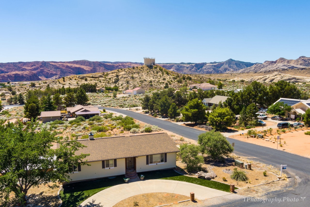 5805 N 1400  W St George, UT 84770 home for sale, MLS#25-263184 - Erika Rogers Photo 39