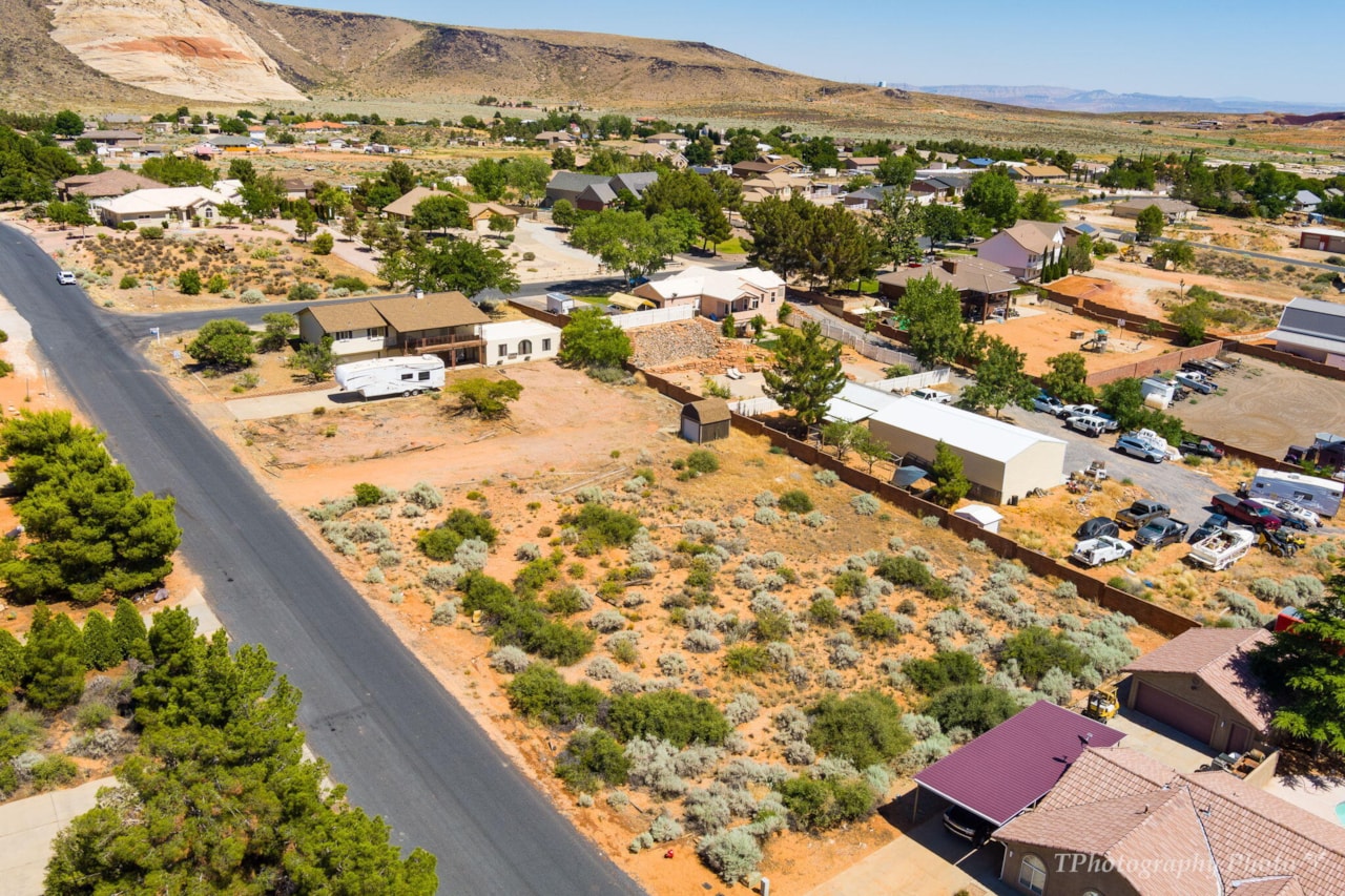 5805 N 1400  W St George, UT 84770 home for sale, MLS#25-263184 - Erika Rogers Photo 40