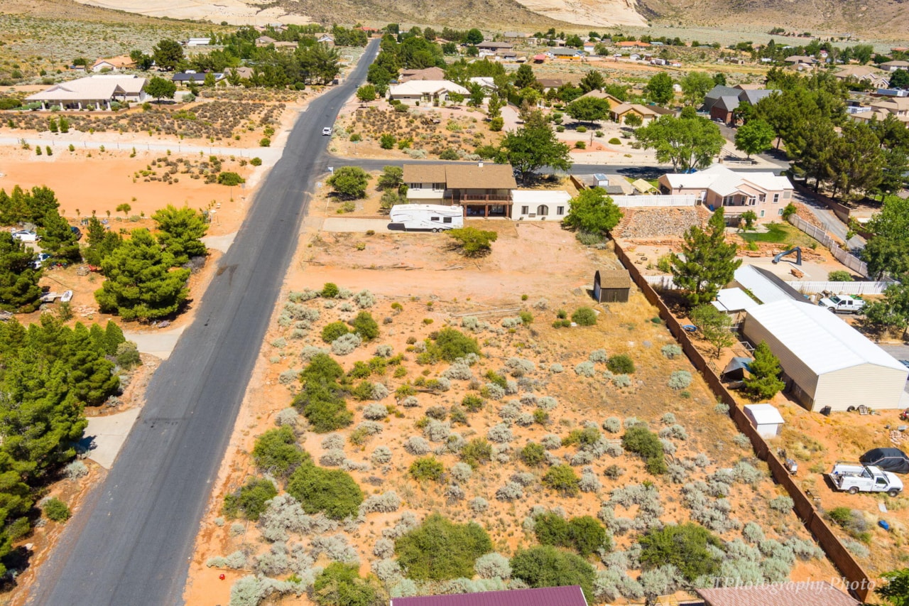 5805 N 1400  W St George, UT 84770 home for sale, MLS#25-263184 - Erika Rogers Photo 41