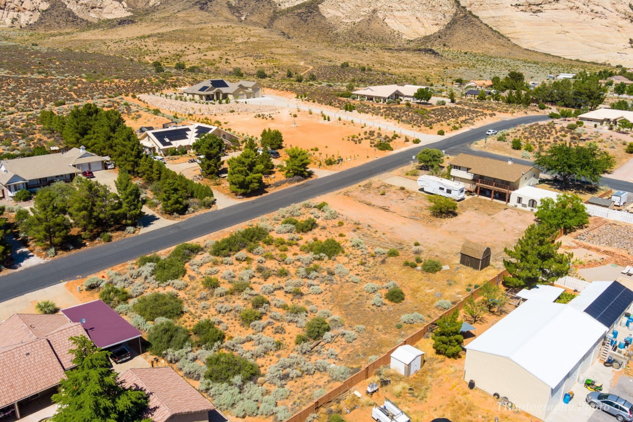 5805 N 1400  W St George, UT 84770 home for sale, MLS#25-263184 - Erika Rogers Photo 42