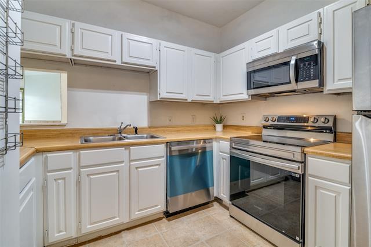 Greysq.com | Premier Real Estate Brokerage for Exceptional Properties Photo 3