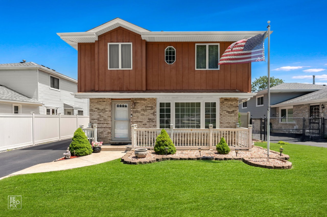 9607 Marion Ave Oak Lawn, IL 60453 | MLS 12416425
