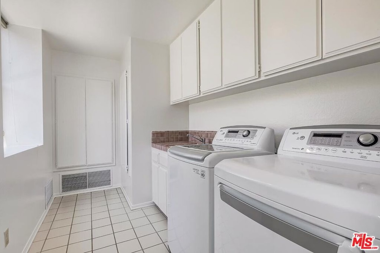 2030 Palisades Dr Pacific Palisades - 10 25567887 35