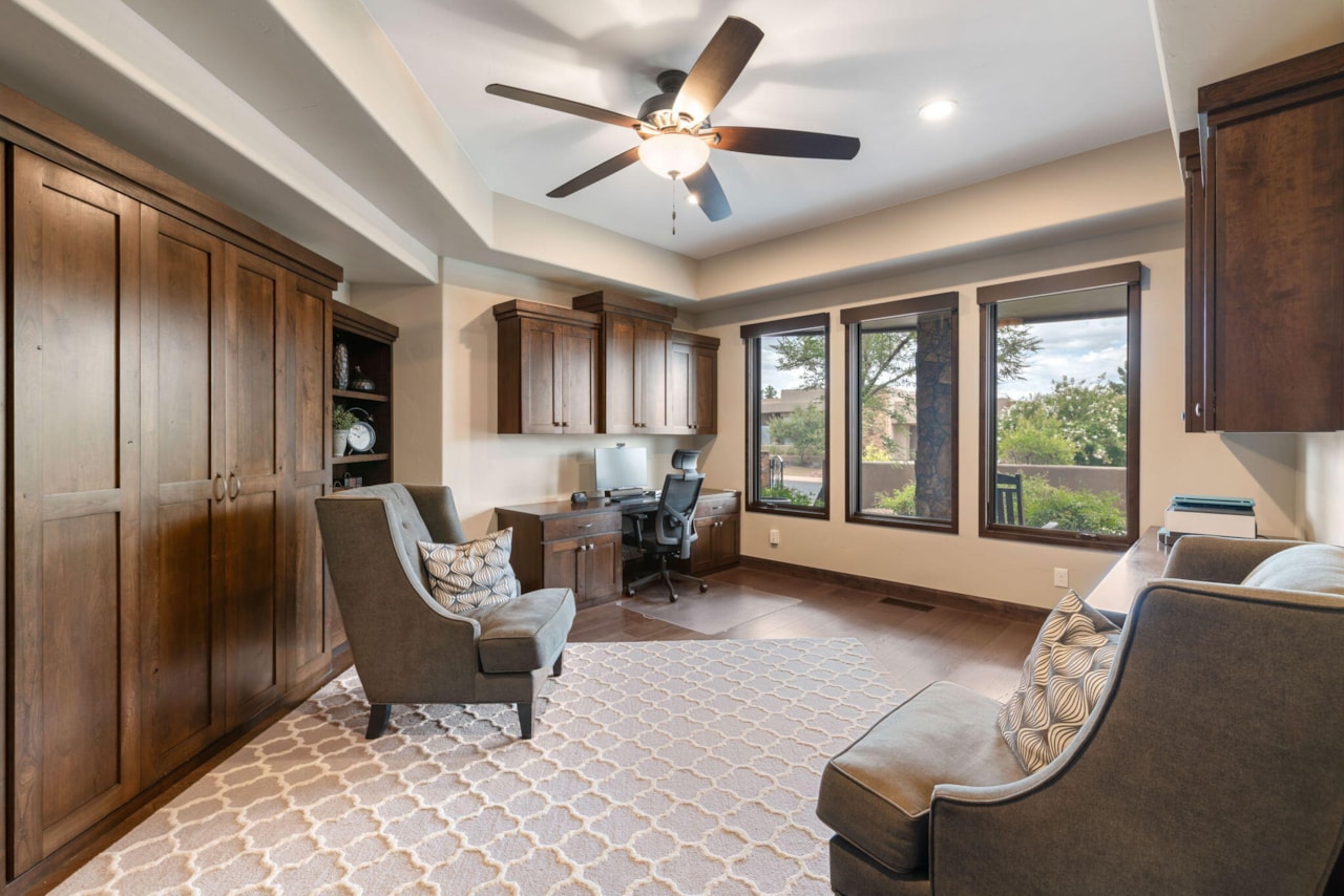 2203 W Silver Cloud DR St George, UT 84770 home for sale, MLS#25-263442 - Erika Rogers Photo 17