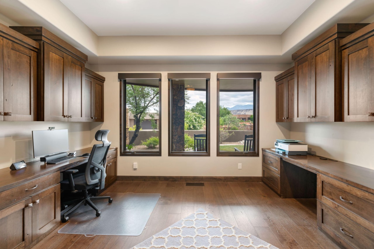 2203 W Silver Cloud DR St George, UT 84770 home for sale, MLS#25-263442 - Erika Rogers Photo 18