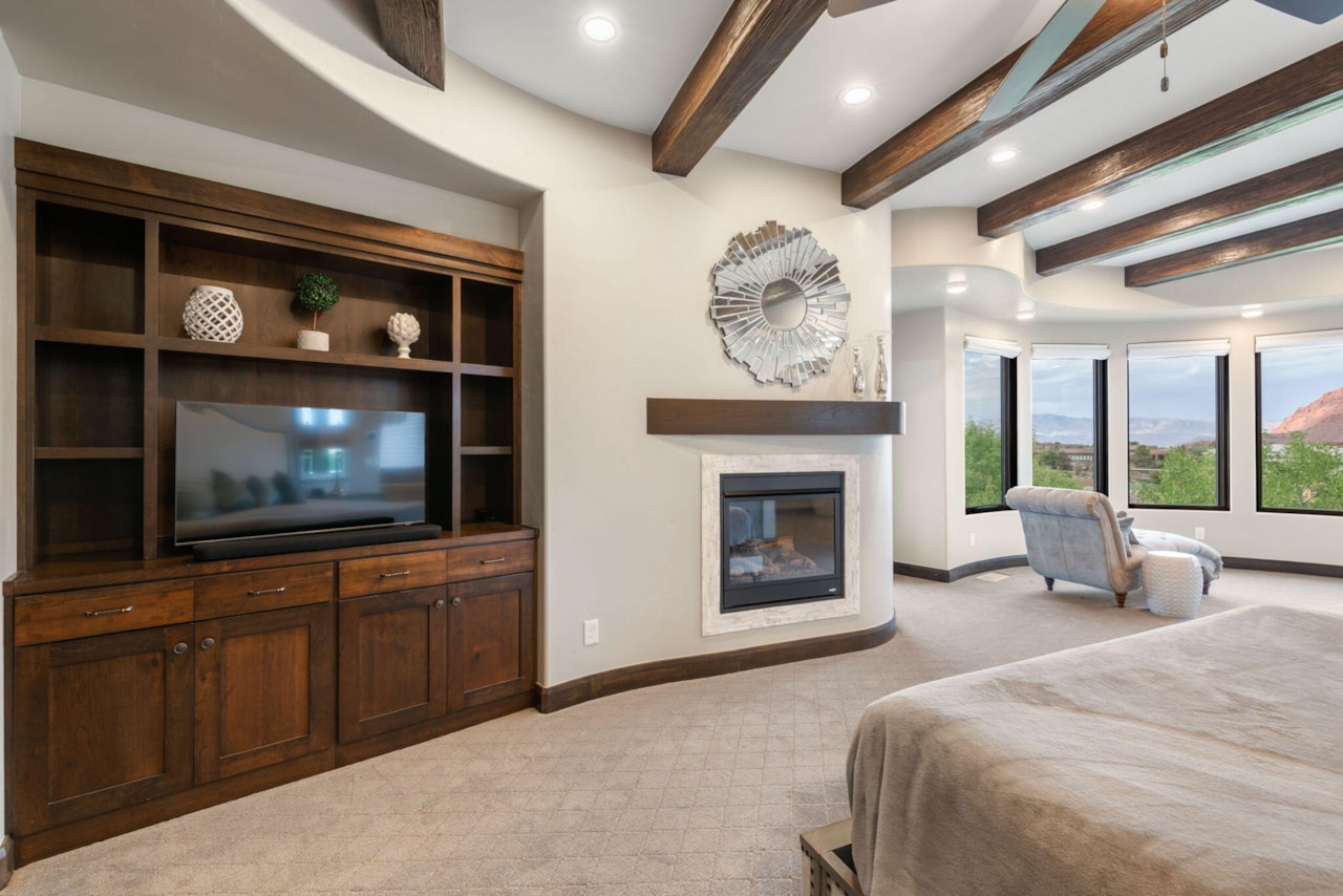 2203 W Silver Cloud DR St George, UT 84770 home for sale, MLS#25-263442 - Erika Rogers Photo 21