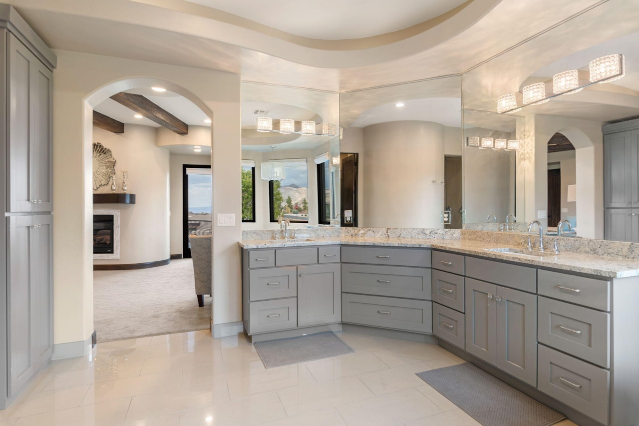 2203 W Silver Cloud DR St George, UT 84770 home for sale, MLS#25-263442 - Erika Rogers Photo 25