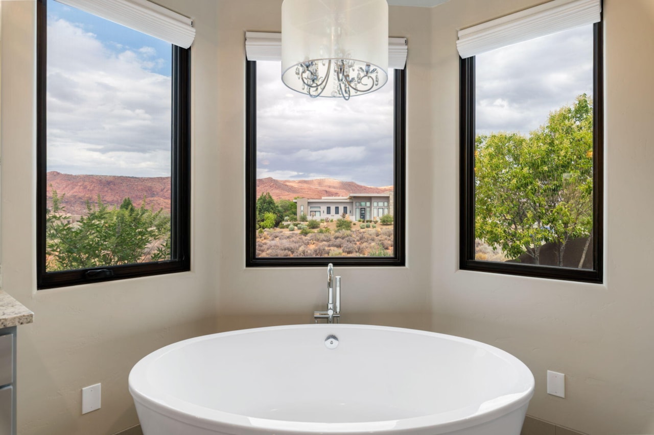 2203 W Silver Cloud DR St George, UT 84770 home for sale, MLS#25-263442 - Erika Rogers Photo 26