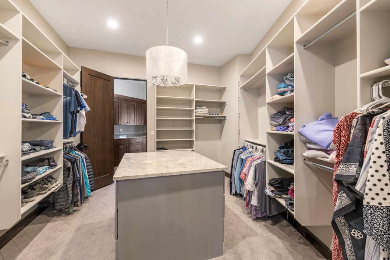 2203 W Silver Cloud DR St George, UT 84770 home for sale, MLS#25-263442 - Erika Rogers Photo 28