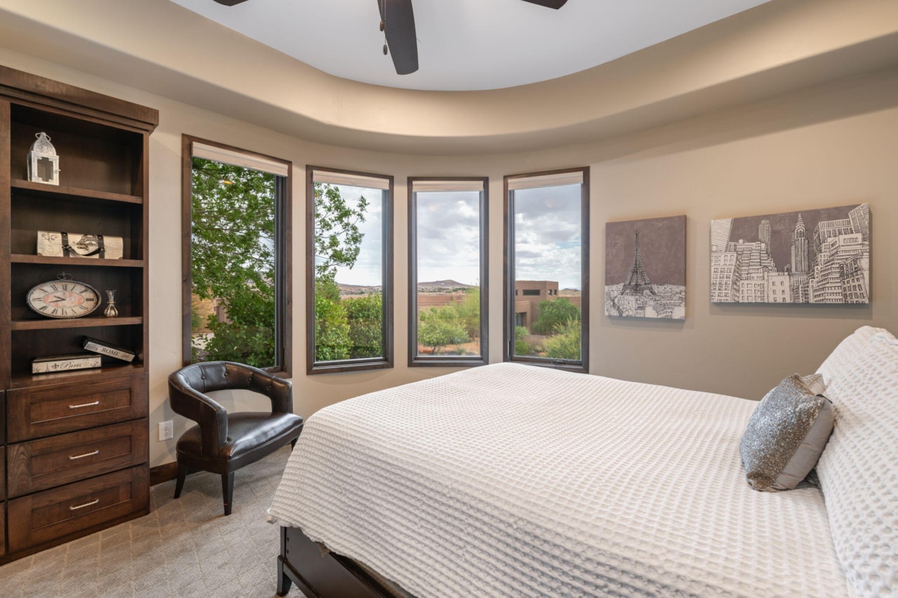 2203 W Silver Cloud DR St George, UT 84770 home for sale, MLS#25-263442 - Erika Rogers Photo 33