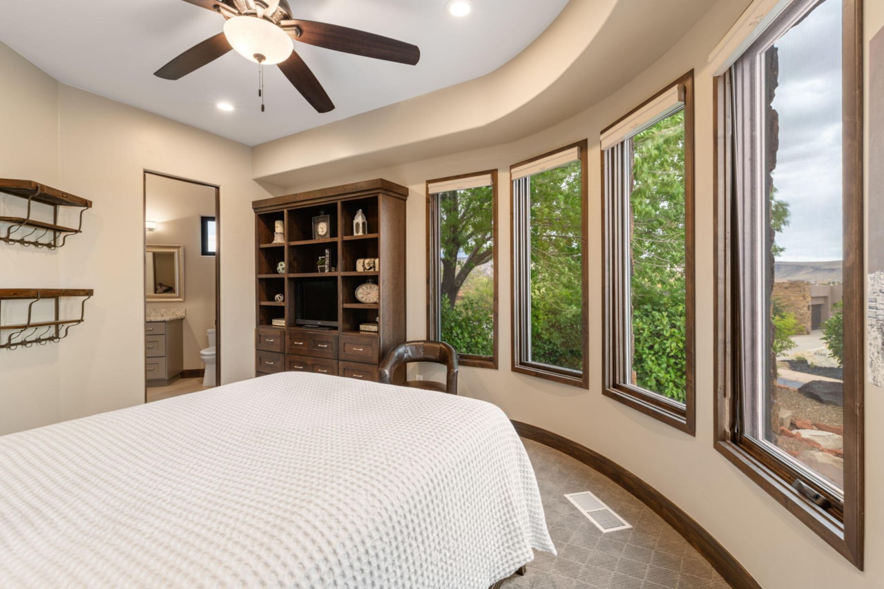 2203 W Silver Cloud DR St George, UT 84770 home for sale, MLS#25-263442 - Erika Rogers Photo 34