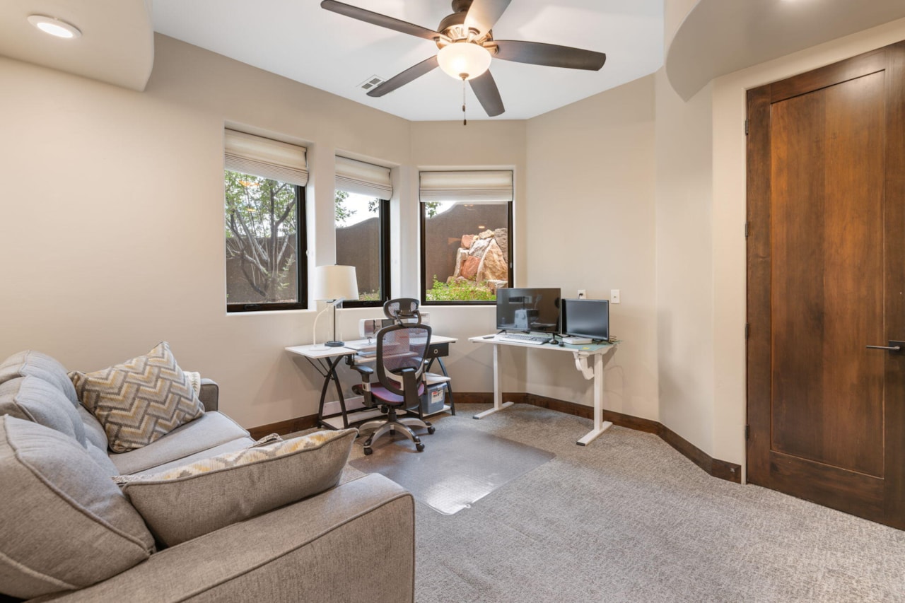 2203 W Silver Cloud DR St George, UT 84770 home for sale, MLS#25-263442 - Erika Rogers Photo 51