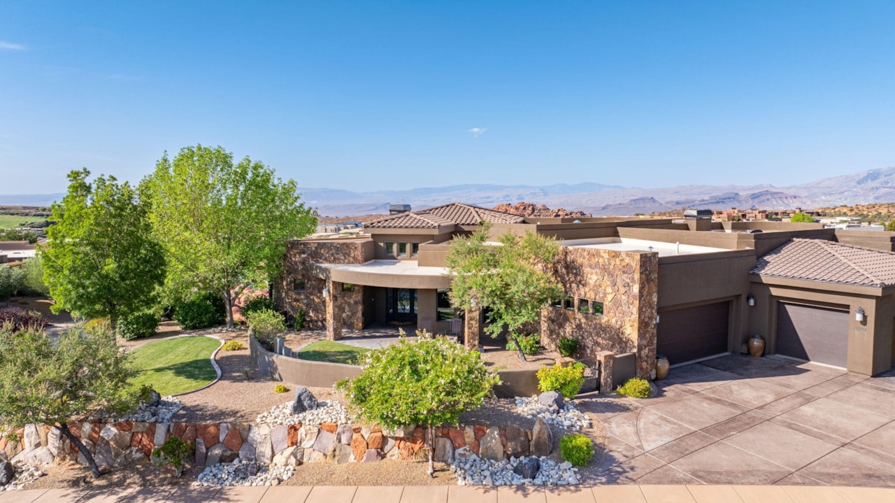 2203 W Silver Cloud DR St George, UT 84770 home for sale, MLS#25-263442 - Erika Rogers Photo 67