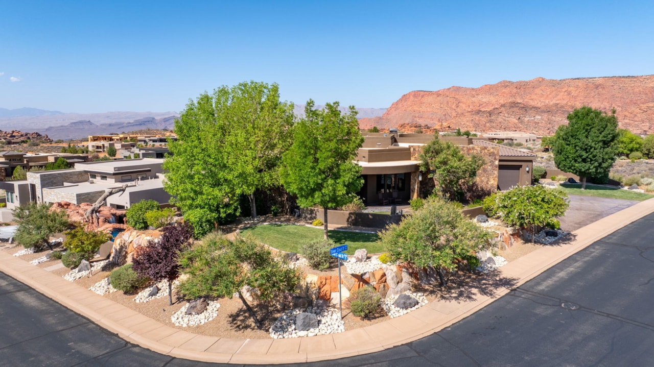 2203 W Silver Cloud DR St George, UT 84770 home for sale, MLS#25-263442 - Erika Rogers Photo 68