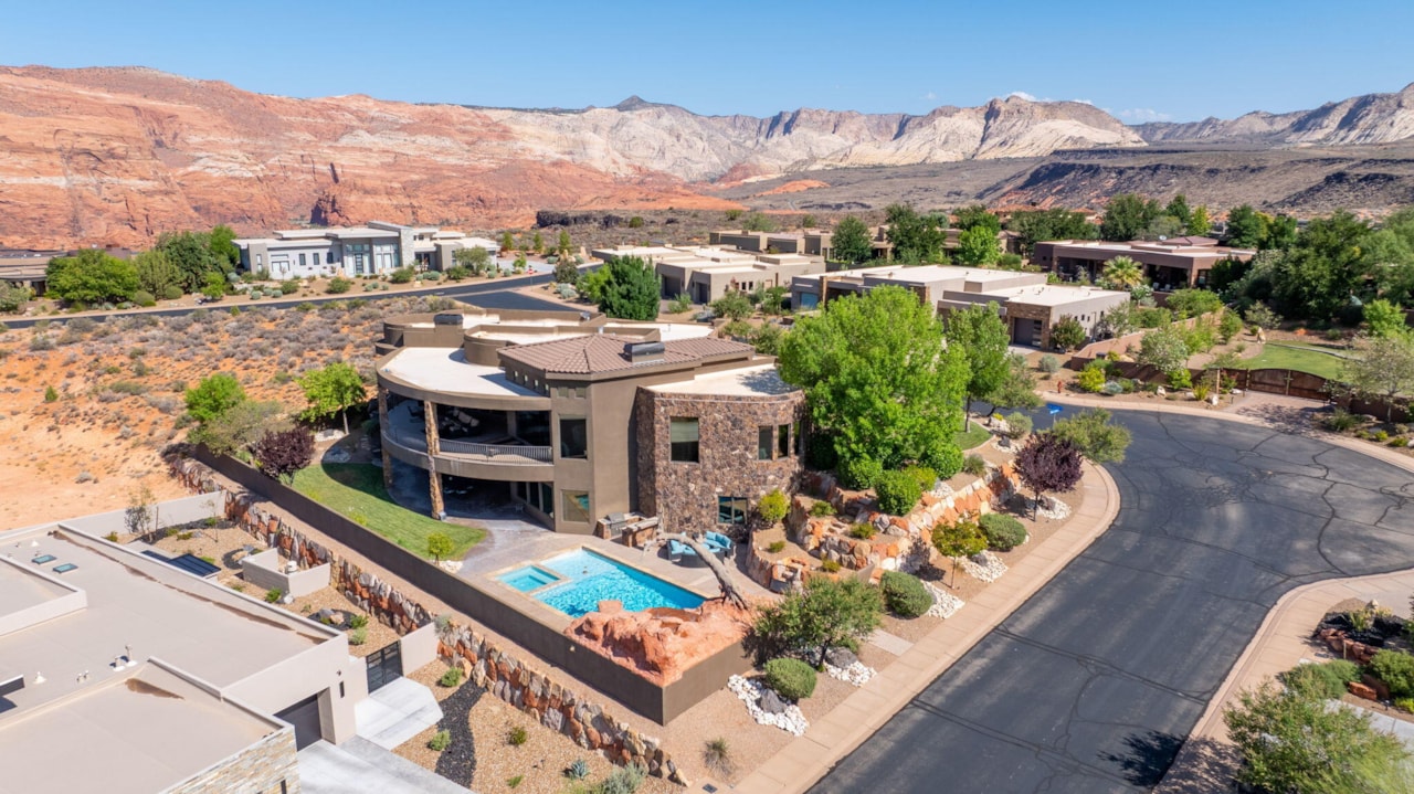 2203 W Silver Cloud DR St George, UT 84770 home for sale, MLS#25-263442 - Erika Rogers Photo 71