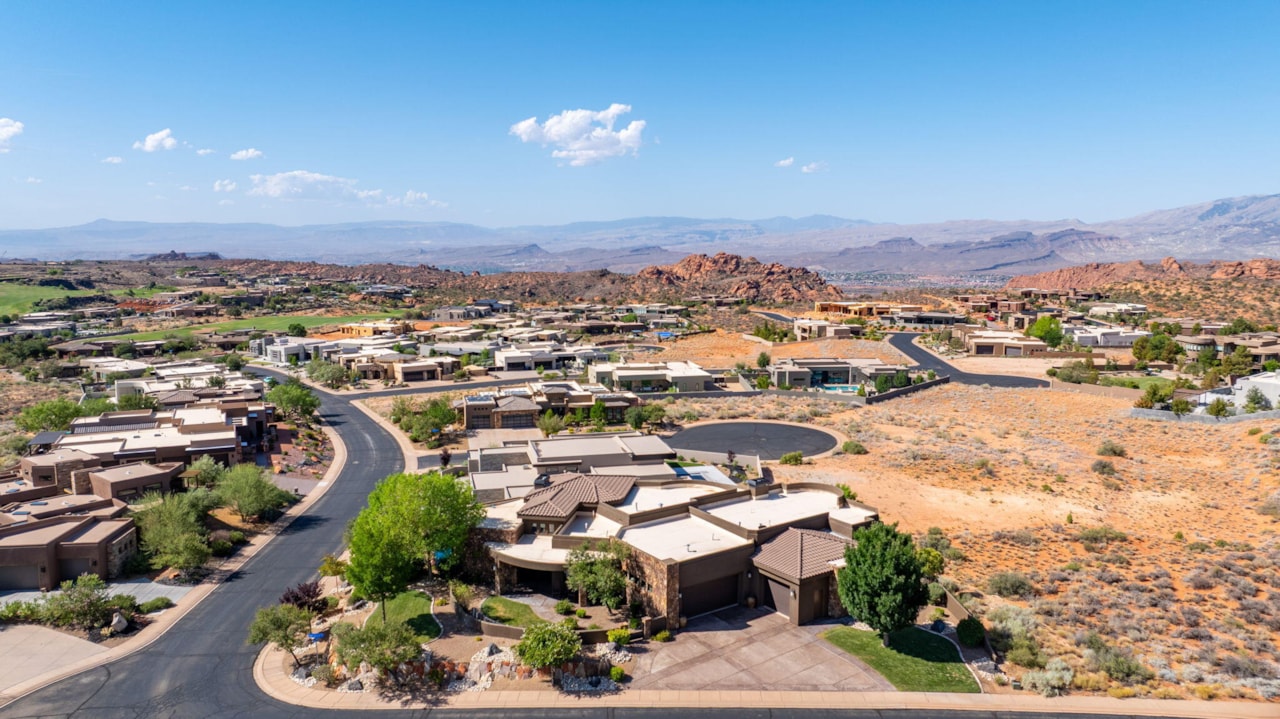 2203 W Silver Cloud DR St George, UT 84770 home for sale, MLS#25-263442 - Erika Rogers Photo 74