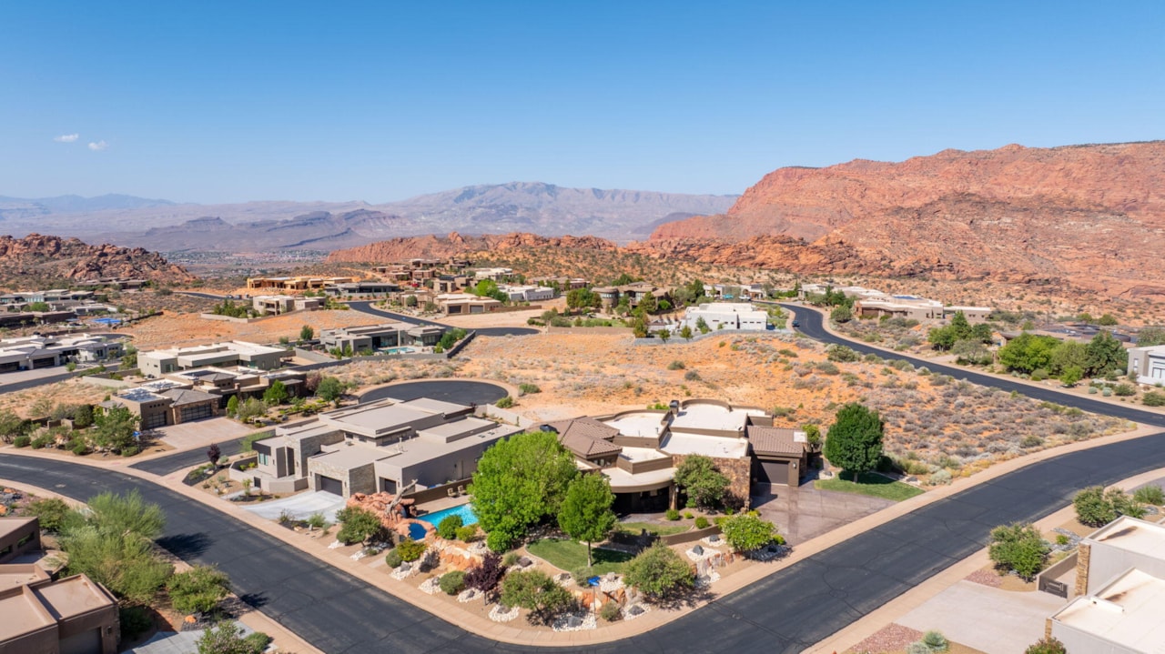 2203 W Silver Cloud DR St George, UT 84770 home for sale, MLS#25-263442 - Erika Rogers Photo 75