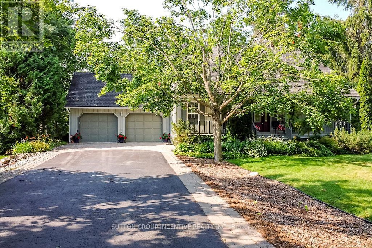 33 Alpine Way, Oro-Medonte (Horseshoe Valley), ON L0L2L0 For Sale ...