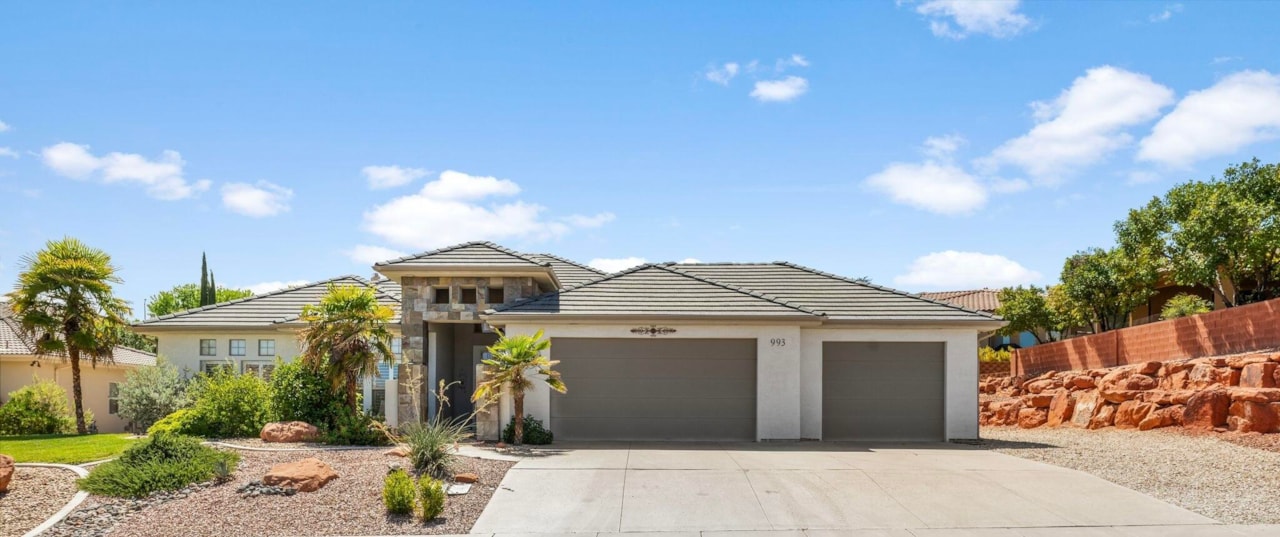 993 N Las Entradas DR Washington, UT 84780 home for sale, MLS#25-263477 - Erika Rogers