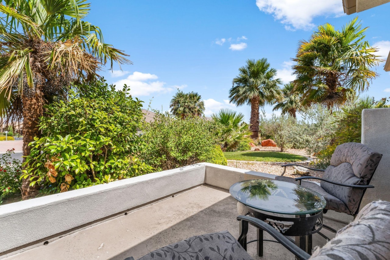 993 N Las Entradas DR Washington, UT 84780 home for sale, MLS#25-263477 - Erika Rogers Photo 9