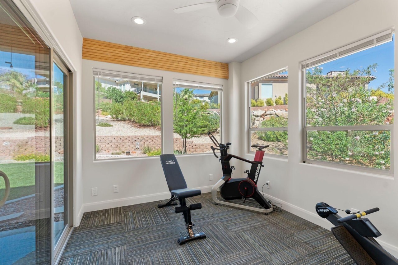 993 N Las Entradas DR Washington, UT 84780 home for sale, MLS#25-263477 - Erika Rogers Photo 17