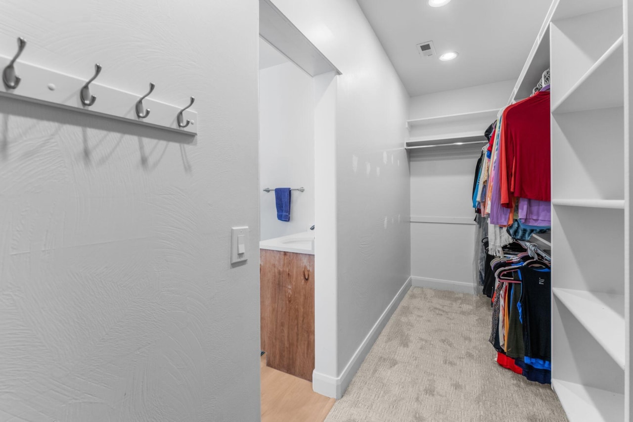 993 N Las Entradas DR Washington, UT 84780 home for sale, MLS#25-263477 - Erika Rogers Photo 32