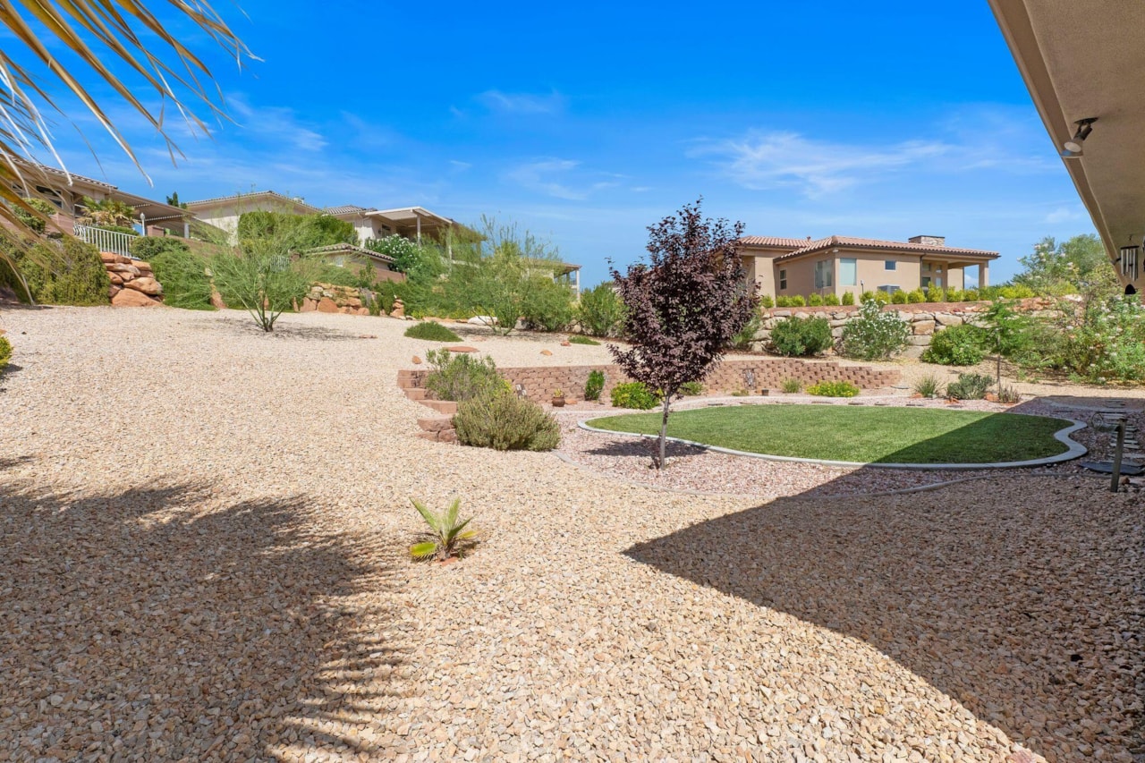 993 N Las Entradas DR Washington, UT 84780 home for sale, MLS#25-263477 - Erika Rogers Photo 41