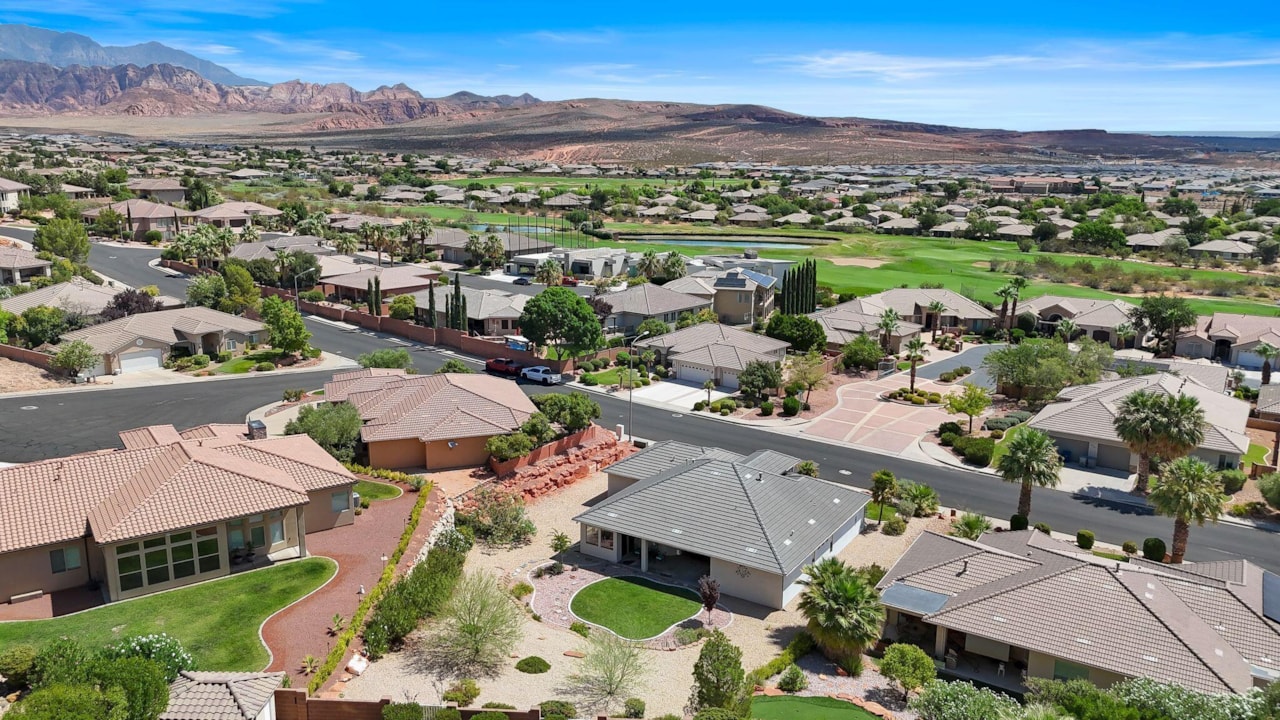 993 N Las Entradas DR Washington, UT 84780 home for sale, MLS#25-263477 - Erika Rogers Photo 45