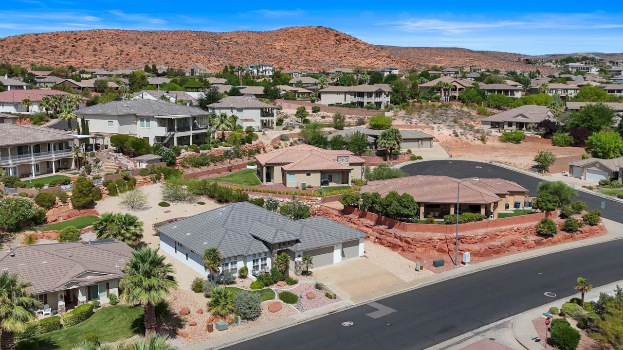 993 N Las Entradas DR Washington, UT 84780 home for sale, MLS#25-263477 - Erika Rogers Photo 47