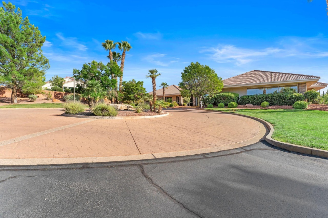 993 N Las Entradas DR Washington, UT 84780 home for sale, MLS#25-263477 - Erika Rogers Photo 49