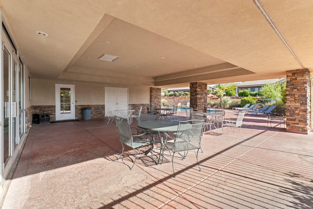 993 N Las Entradas DR Washington, UT 84780 home for sale, MLS#25-263477 - Erika Rogers Photo 57