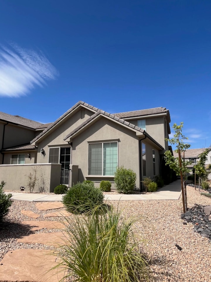 3671 Montreal LN St George, UT 84790 home for sale, MLS#25-263576 - Erika Rogers Photo 2