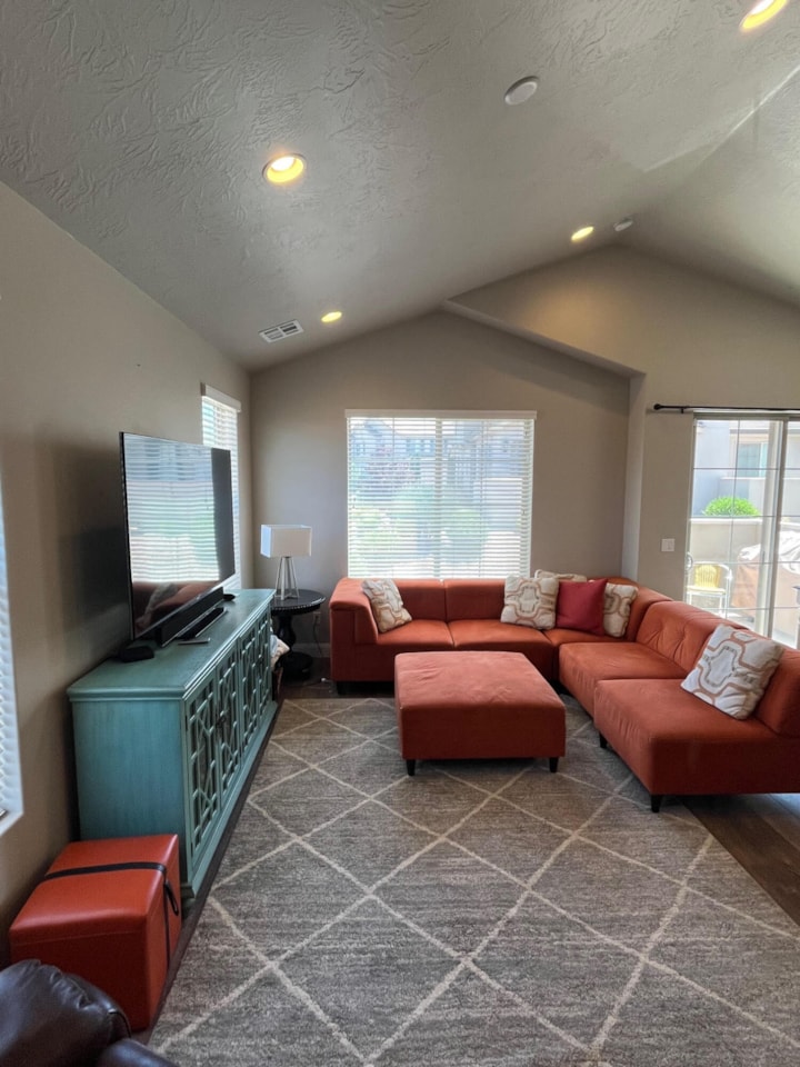 3671 Montreal LN St George, UT 84790 home for sale, MLS#25-263576 - Erika Rogers Photo 11