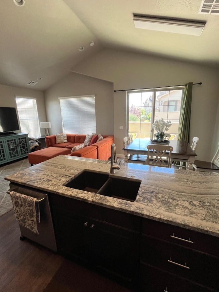 3671 Montreal LN St George, UT 84790 home for sale, MLS#25-263576 - Erika Rogers Photo 13