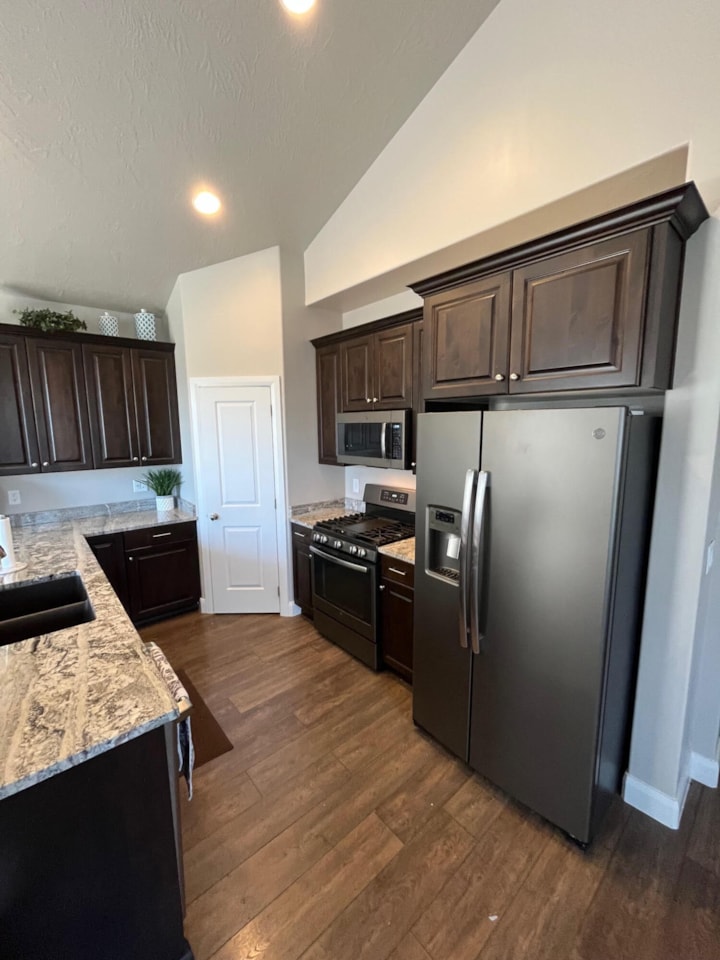 3671 Montreal LN St George, UT 84790 home for sale, MLS#25-263576 - Erika Rogers Photo 14