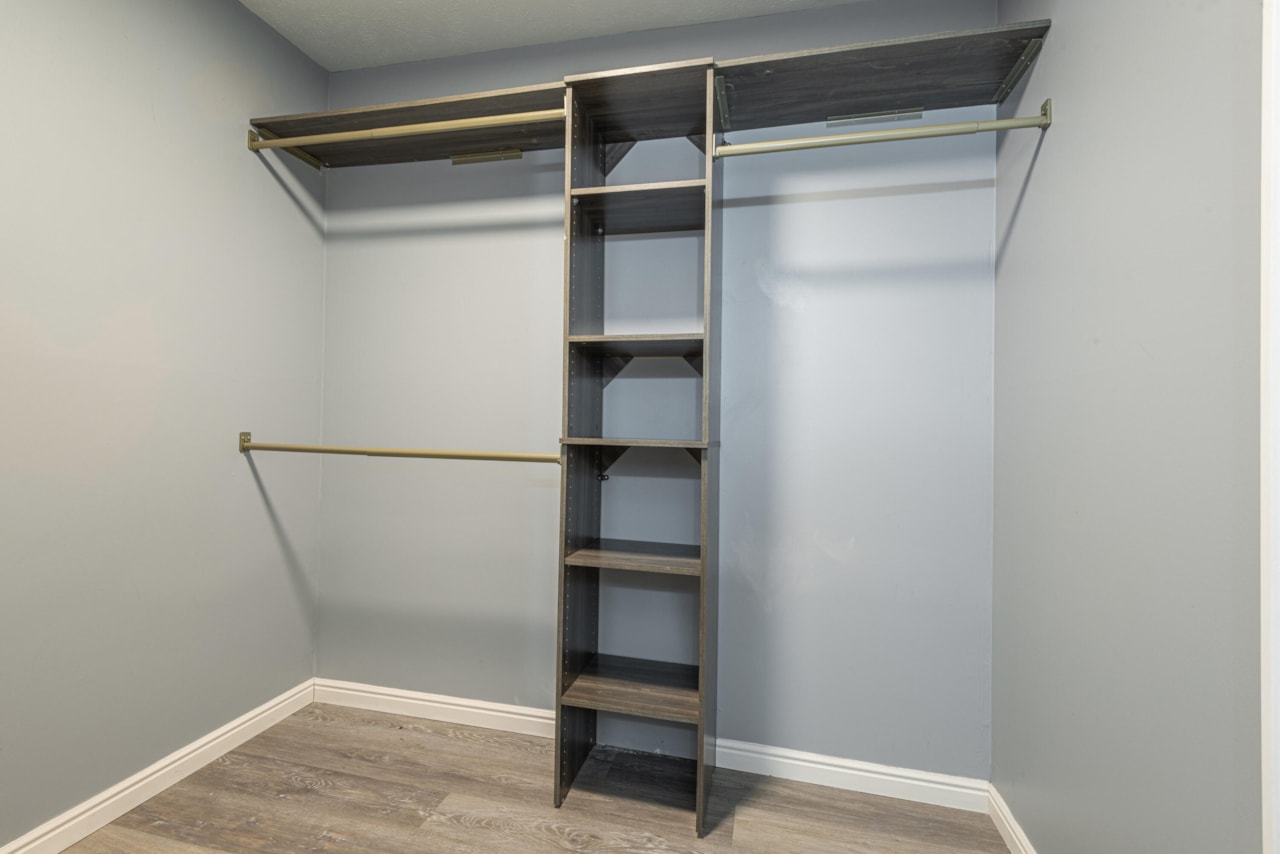 10 N Valley View DR #109 St George, UT 84770 home for sale, MLS#25-263607 - Erika Rogers Photo 19