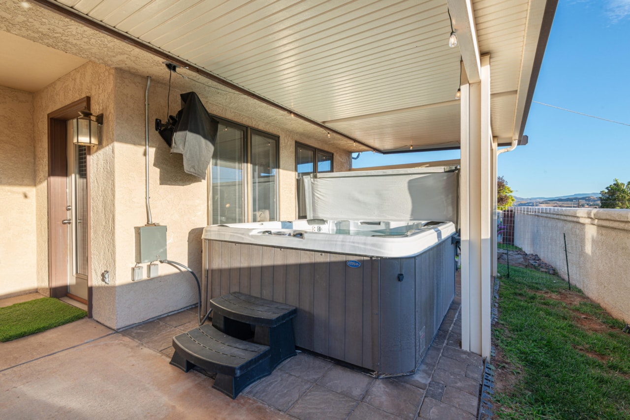 10 N Valley View DR #109 St George, UT 84770 home for sale, MLS#25-263607 - Erika Rogers Photo 27