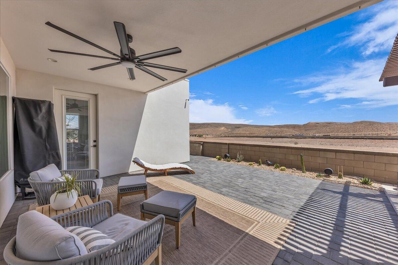 5729 S Cardinal Wing DR St George, UT 84790 home for sale, MLS#25-263614 - Erika Rogers Photo 21