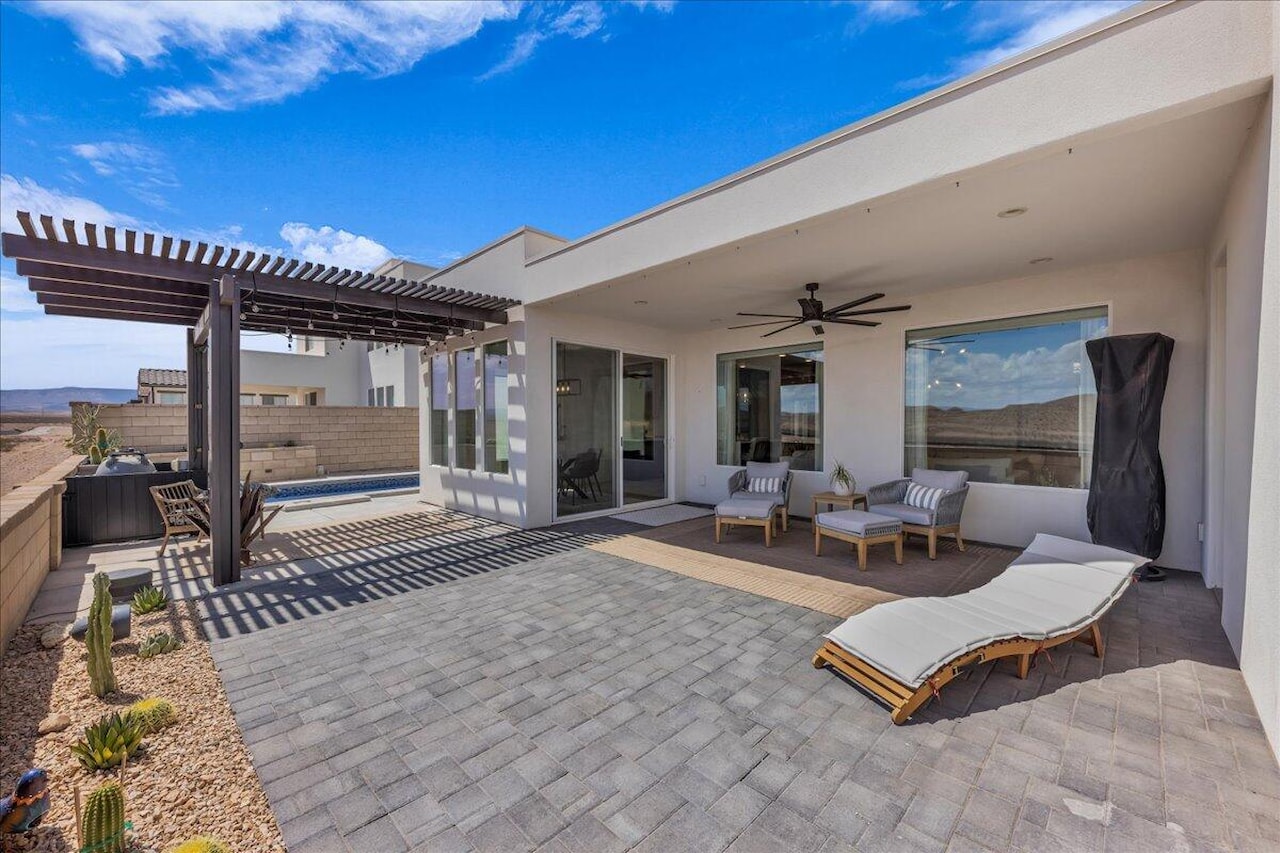 5729 S Cardinal Wing DR St George, UT 84790 home for sale, MLS#25-263614 - Erika Rogers Photo 22