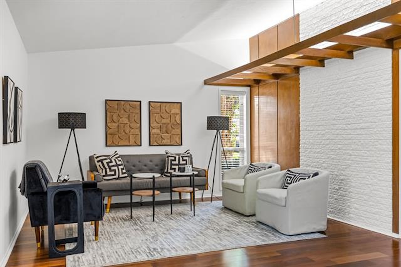 Greysq.com | Premier Real Estate Brokerage for Exceptional Properties Photo 5