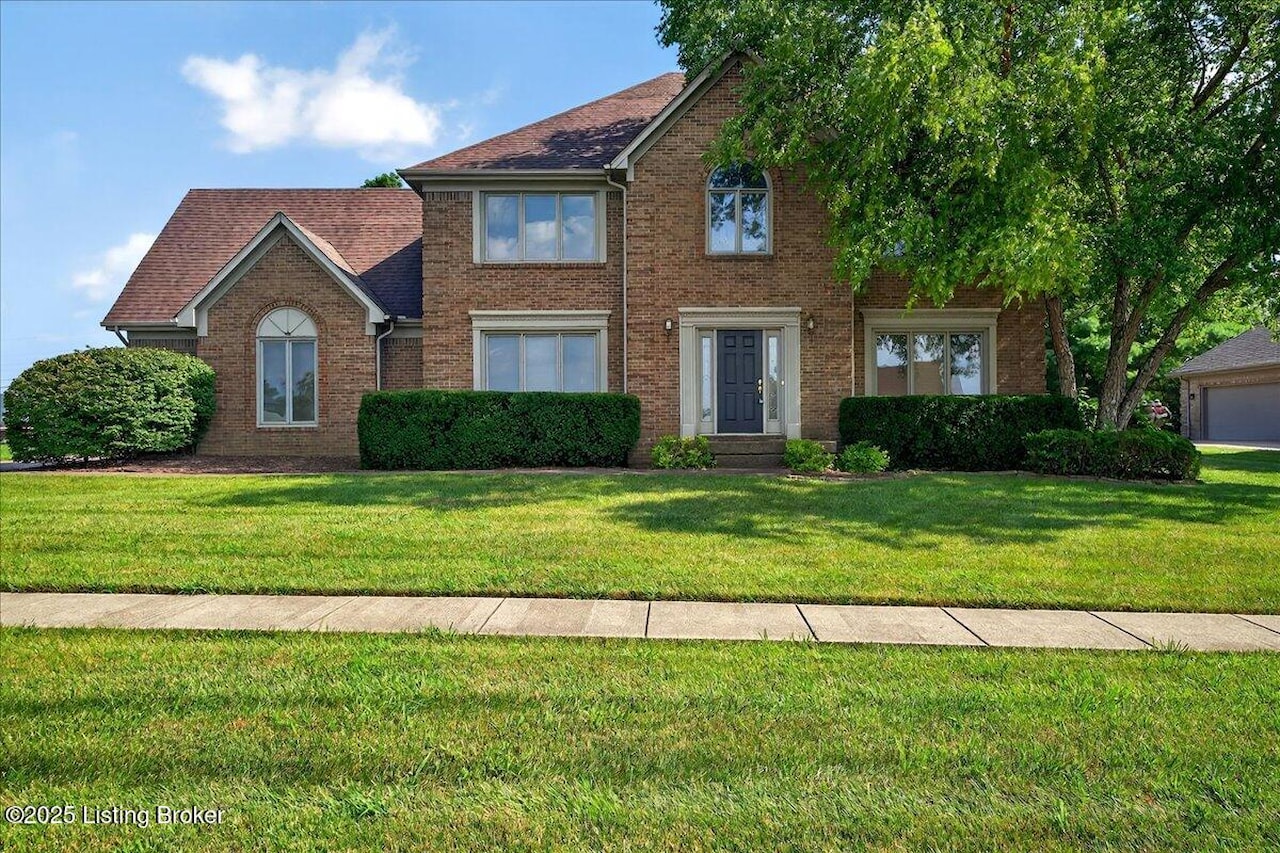 1716 Mahogany Run Dr La Grange, KY 40031 | #1694247 | Gleneagles ...