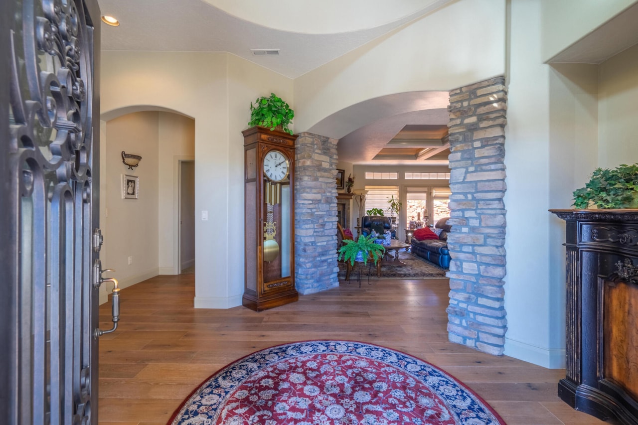 1171 N Daybreak DR Washington, UT 84780 home for sale, MLS#25-258448 - Erika Rogers Photo 10