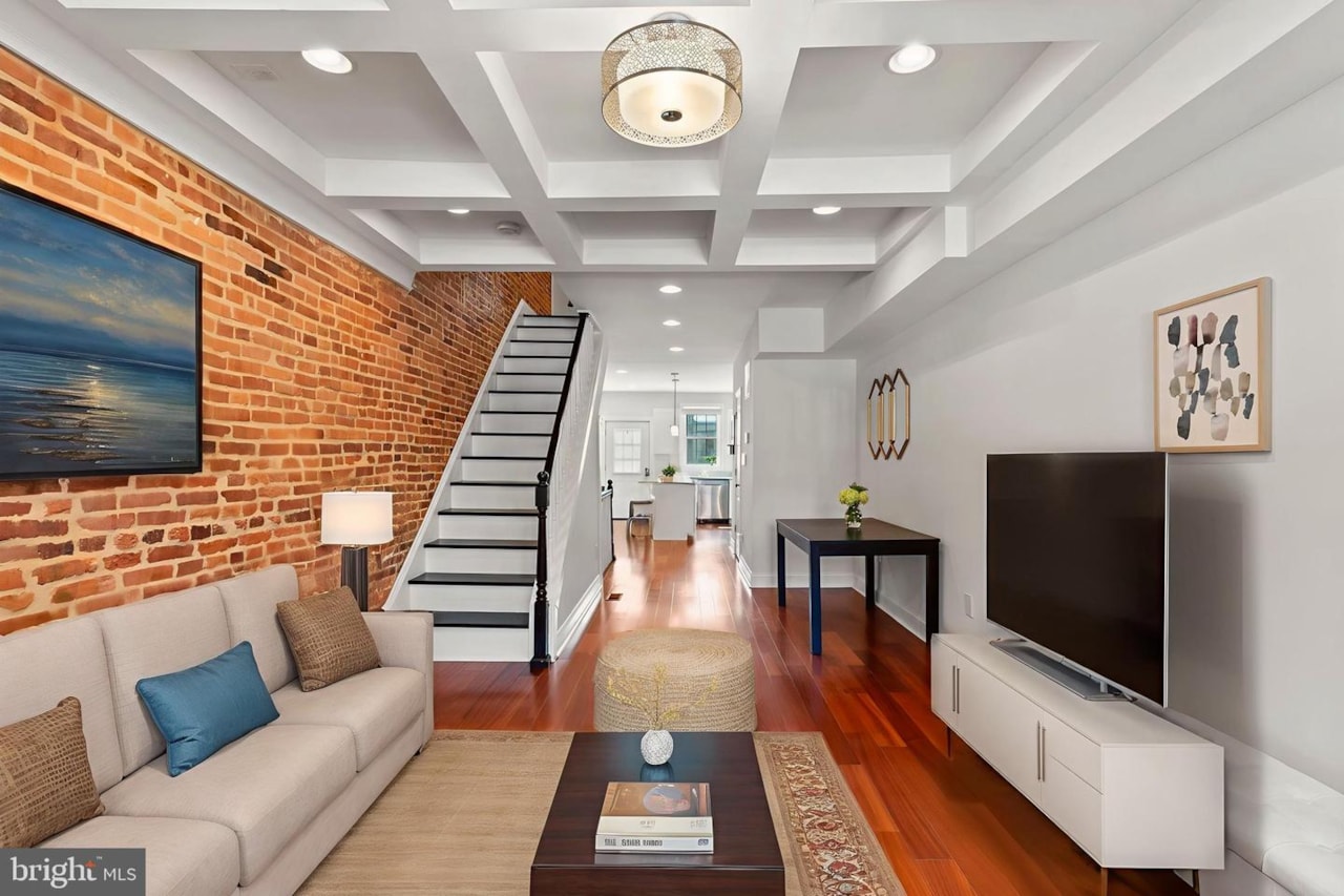 Stunning 50 South Clinton Street Gallery