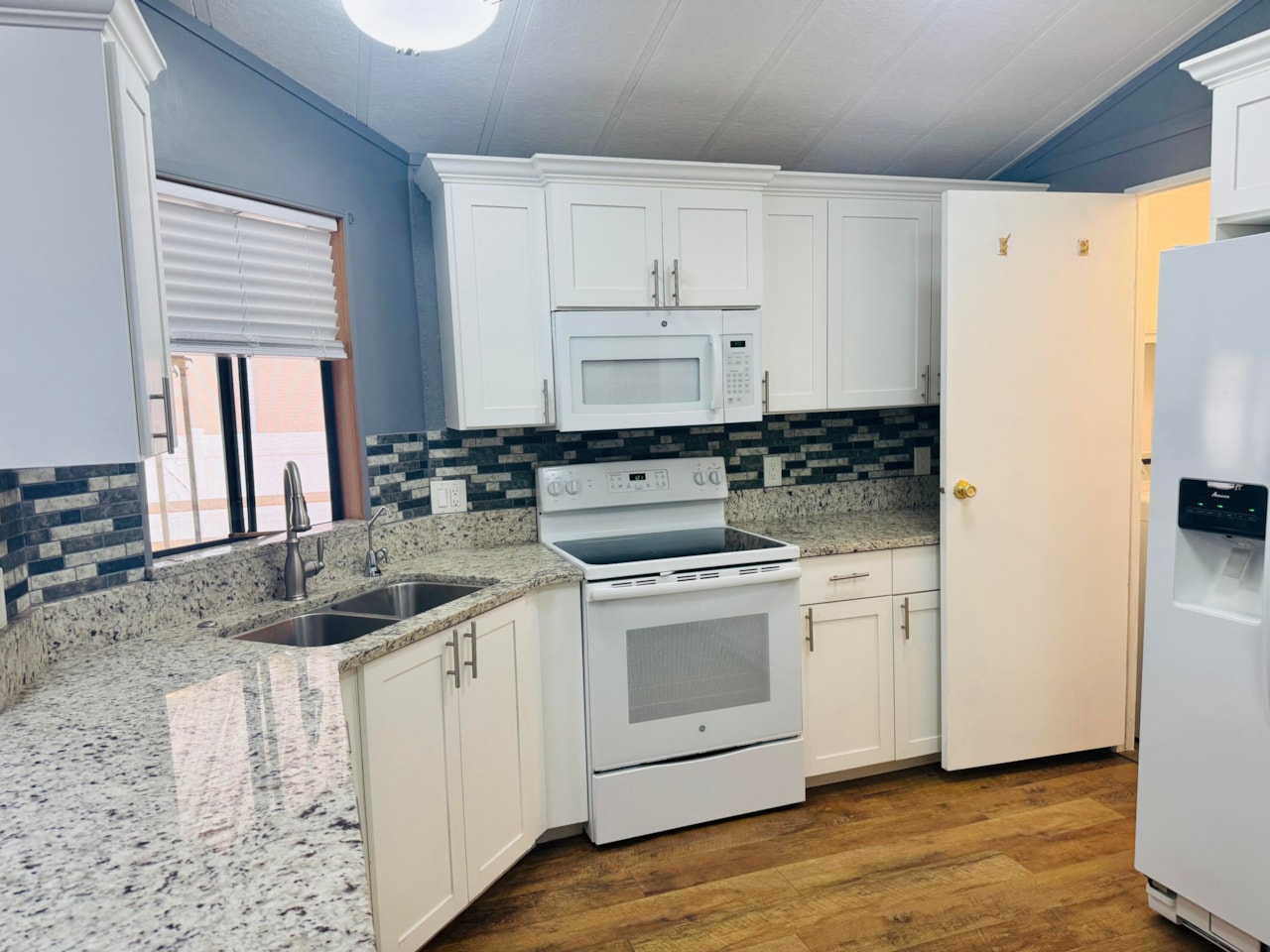 1360 N Dixie Downs RD #24 St George, UT 84770 home for sale, MLS#25-263796 - Erika Rogers Photo 7