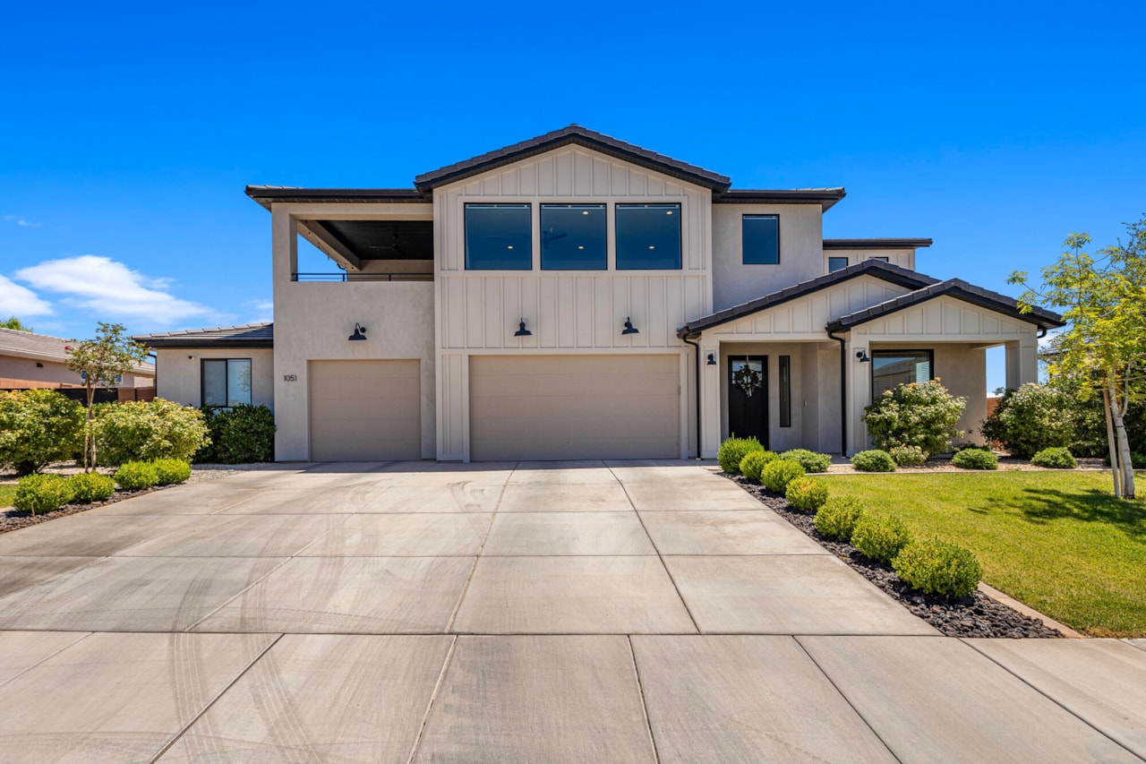 1051 S High Mesa CIR St George, UT 84790 home for sale, MLS#25-263449 - Erika Rogers Photo 2