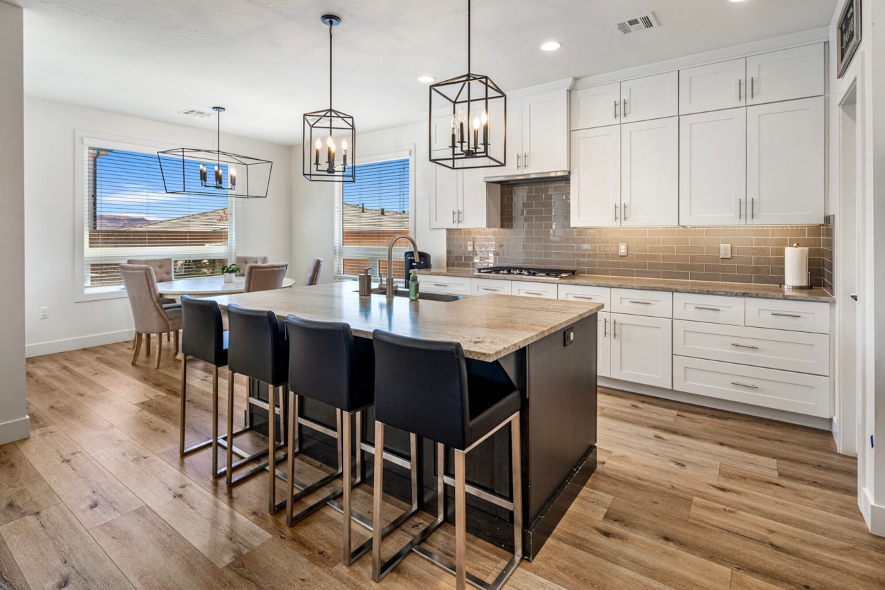 1051 S High Mesa CIR St George, UT 84790 home for sale, MLS#25-263449 - Erika Rogers Photo 5